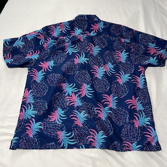 Uzzi Amphibious Gear Pineapple Short Sleeve Button Down - Picture 2 of 5